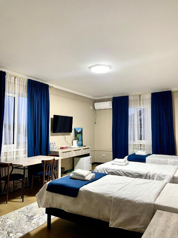 Green Town Hotel Шымкент Экстерьер фото